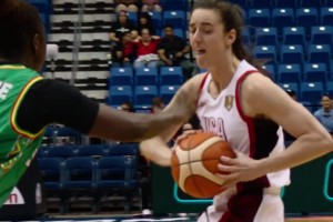 慢镜回看凯特琳·克拉克精妙传球，这个侧颜真的好看啊！