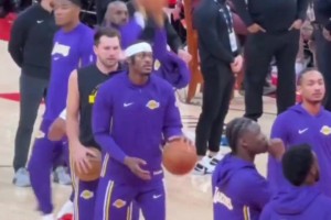 小里77这俩兄弟半斤八两😅看吧 NBA球星也这么幼稚