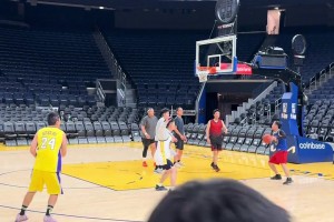 费用肯定很高！球友晒视频：勇士主场打球三不沾 三分线真远